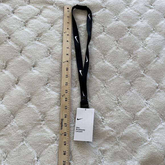 Nike Breakaway Quick Release Premium Detachable Clip Lanyard ID Holder S8318 NWT - Picture 2 of 3